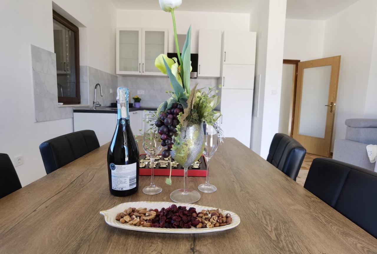 Cagle - Dream View And Full Privacy In Oasis Of Peace Apartment Skradin